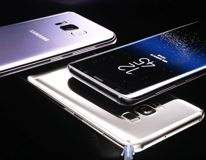 2 samsun galaxy s8 s8 plus launched with bixby and bezel less display know more.jpg