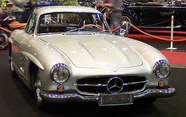 1955 1963 Mercedes Benz 300SL Gullwing.jpg