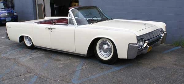 1961 1969 Lincoln Continental.jpg