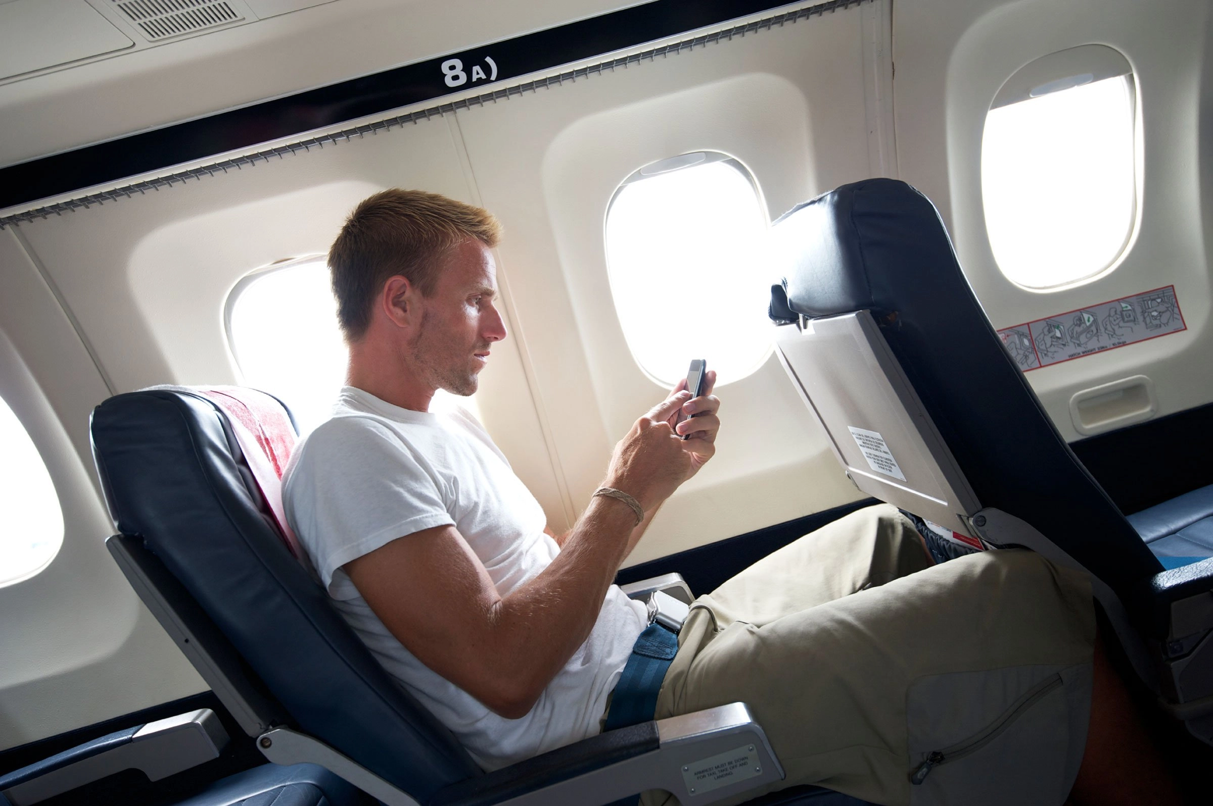 mobile internet use in airplane