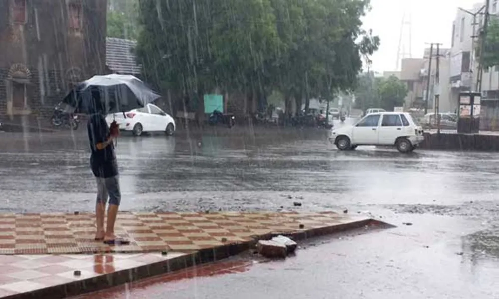 Meghmahar-Rides-In-Central-And-South-Gujarat-2-Inches-Of-Rain-In-2-Hours-In-Surat-And-Balasihore