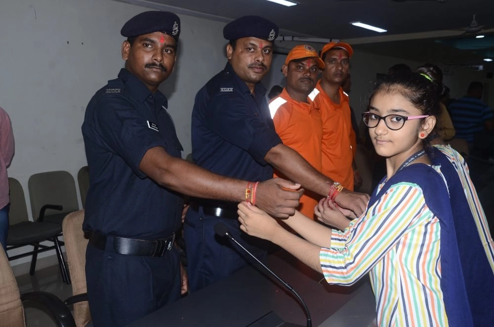 ndrf-jawans-celebrate-rakhi-bandhan