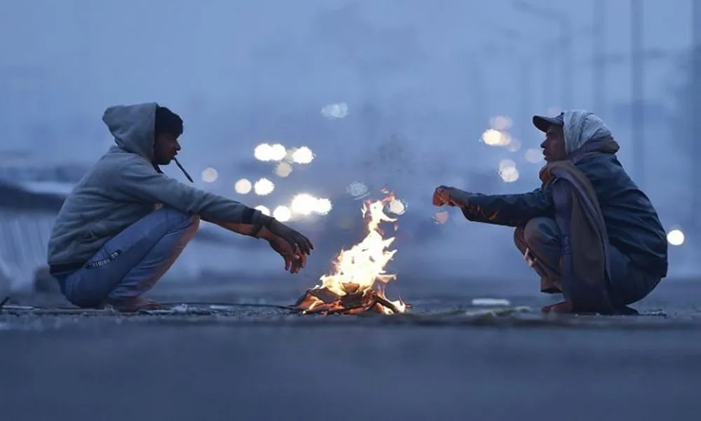 People Warm 1551946440