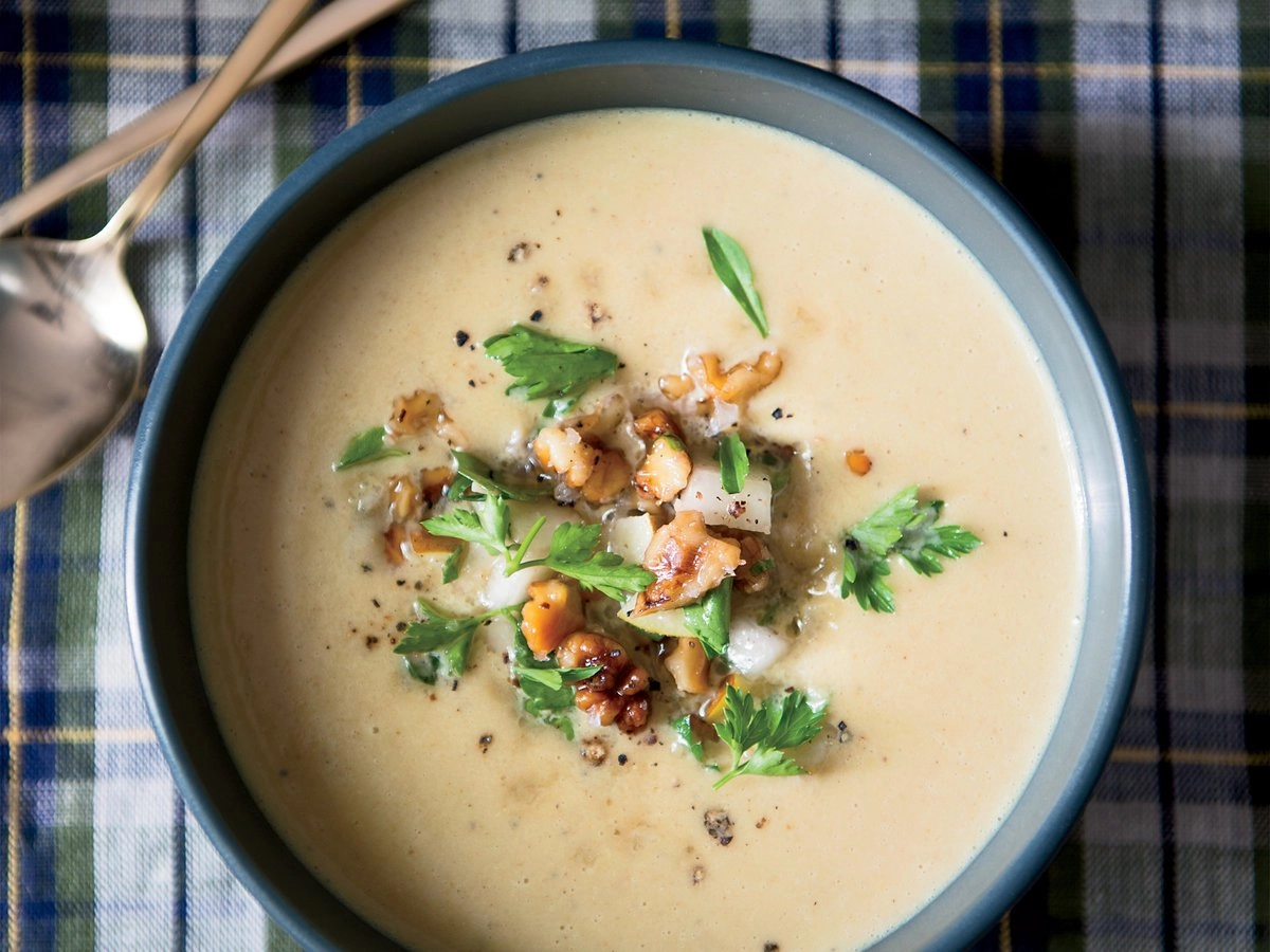 201411 xl creamy parsnip soup with pear and walnut