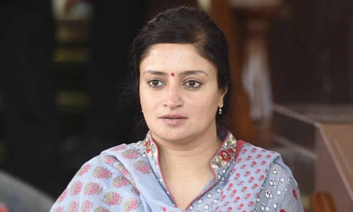 POONAM MADAM.jpg