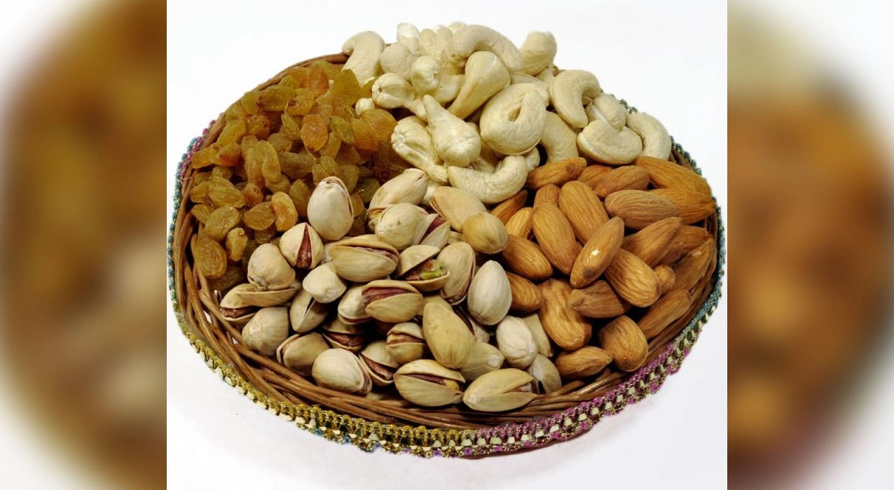 GIFT BOX dry fruit kaju badam