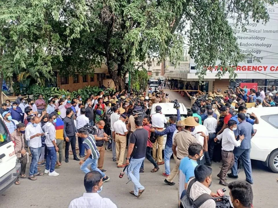 Fans At Vikram Hospitaljfif.jpg