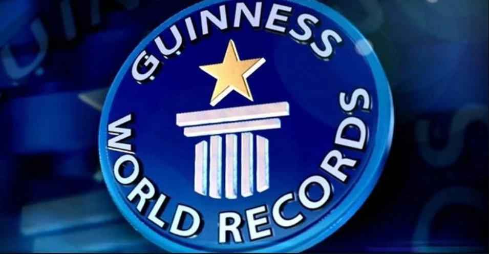 Guinness Book of world record 2.jpg