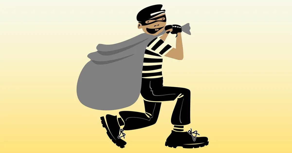 Thief Know How A Thief Fell Down In A Well After He Theft And Dra 0.Jpg