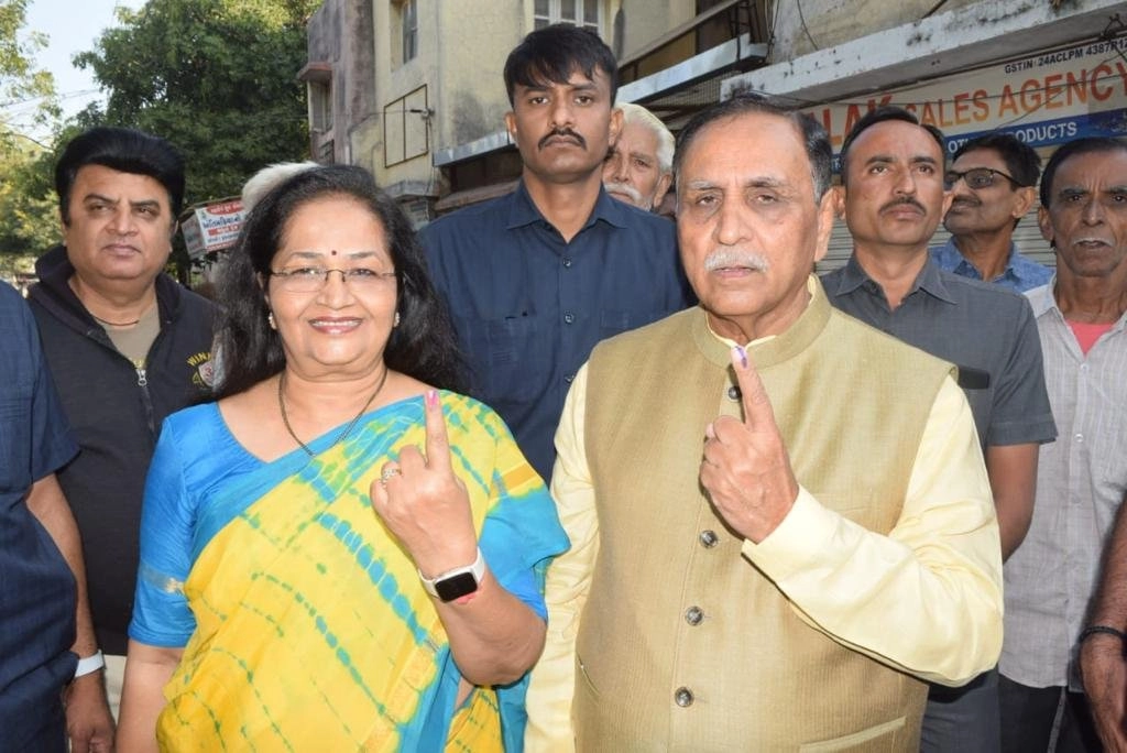 VIJAY RUPANI.jpg