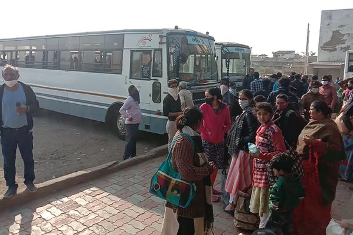 Surendranagar ST Bus Babal 3.jpg