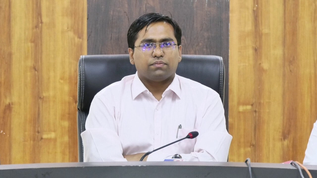 rajkot collector prabhav joshi