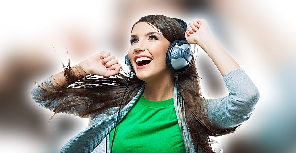 Happy Girl Listening Music PNG