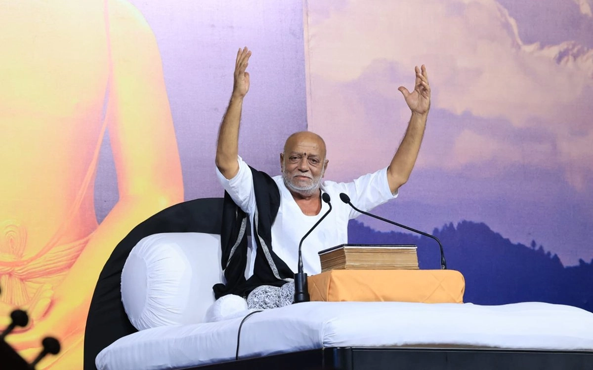 morari bapu.jpg