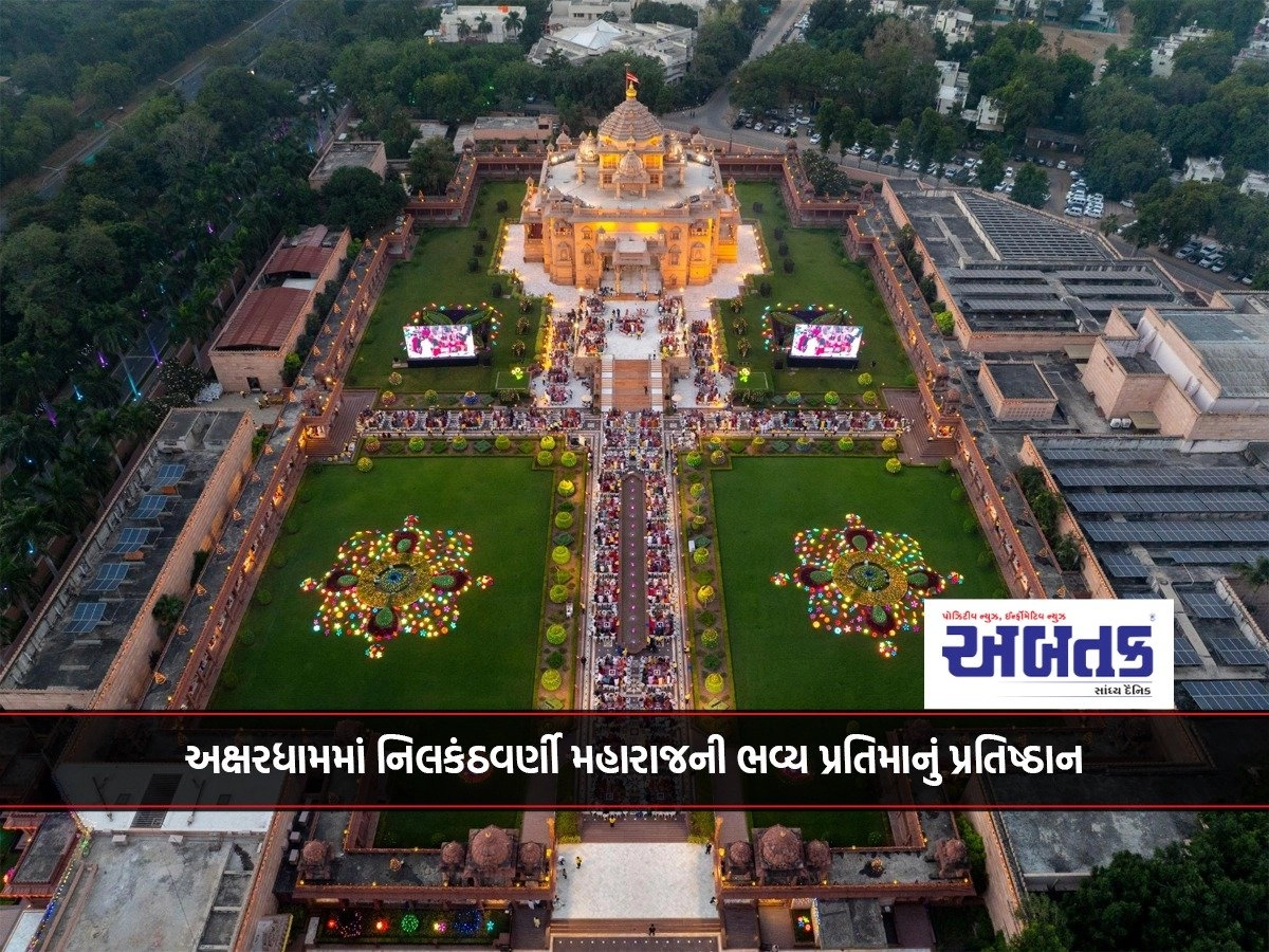 Magnificent statue of Nilakantavarni Maharaj in Akshardham